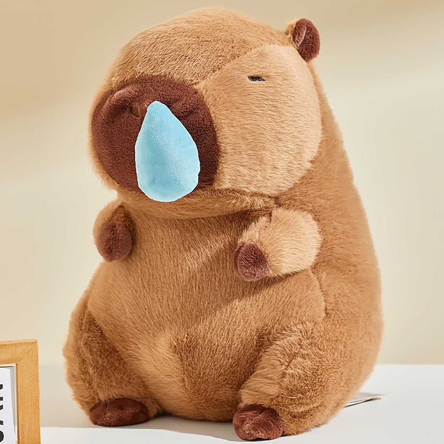 Peluche Capibara Sonriente con Babero - shop_name peluche capibara popmart labubu diadelniño paraguay comprar en shop_name Peluche Capibara Sonriente con Babero, la mejor calidad en - Mi tienda Peluche Capibara Sonriente con Babero en